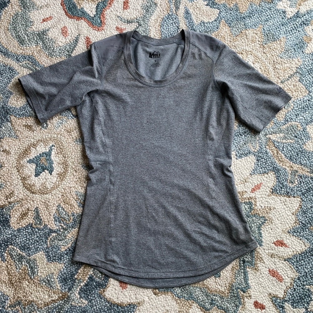 LAST CHANCE! REI - lightweight, quick dry hiking tee - small